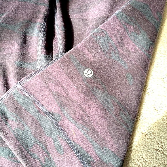 Lululemon crops and headband - Picture 2 of 3